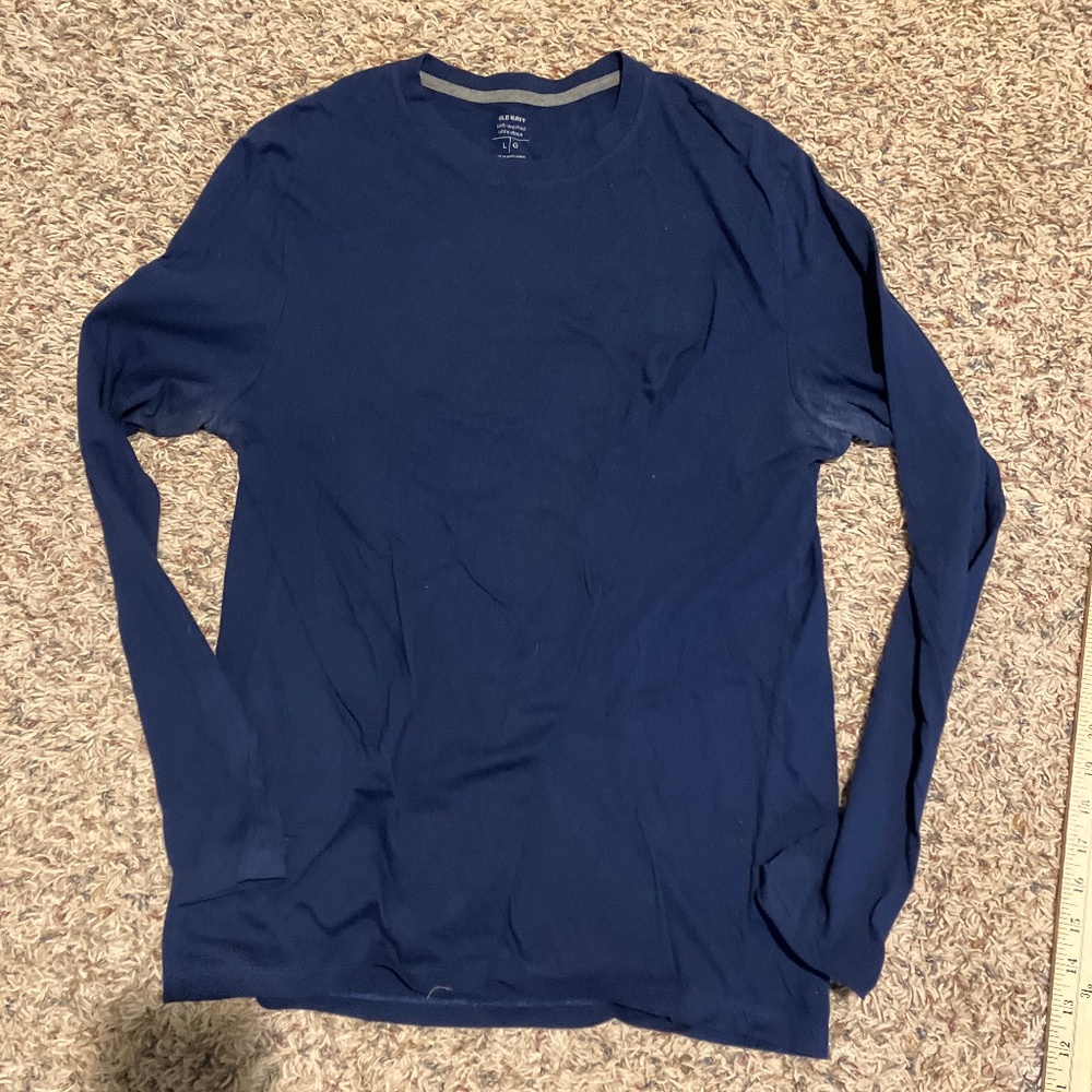 Men’s Large Long-Sleeved Old Navy T-Shirt
